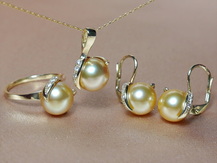 Perly Jižního Pacifiku ve zlatě