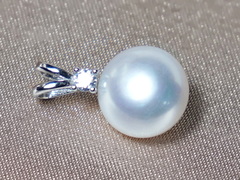 Přívěsek s perlou BC026WBP-W BC026WBP-W-1.JPG BC026WBP-W