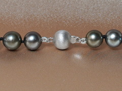 Náhrdelník tahitské perly TPN059M Náhrdelník tahitské čierne perly TPN059M uzáver.JPG TPN059M