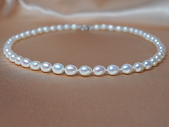 Perlový náhrdelník pravé oválné perly OSN06AA+wJ Perlový náhrdelník OSN06AA+wJ-1.JPG OSN06AA+wJ