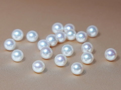 Perly říční nevrtané LR7580AAAwH Perly sladkovodné nevŕtané LR7580AAAwH.1.JPG LR7580AAAwH