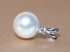 Přívěsek s perlou BC025WFP-W Prívesok s perlou BC025WFP-W.1.JPG BC025WFP-W