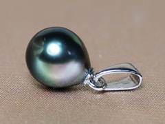 Šperky s perlami TDwSET100M Prívesok s tahitskou perlou TDwP100M.1.JPG TDwSET100M