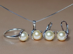 Šperky s perlami BC05SS-P Set šperkov BC05SS-P-1.JPG BC05SS-P