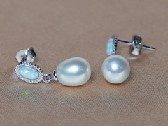 Strieborné náušnice s opálmi a pravými perlami PE111B.2.JPG PE111B