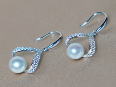 Strieborné náušnice s pravými perlami a zirkónmi PE444B.JPG PE444B
