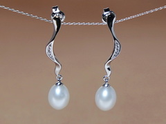 Stříbrné náušnice s říčními perlami a zirkony PE2379SH Strieborné náušnice s riečnymi perlami a zirkónmi PE2379SH.1.JPG PE2379SH