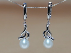 Strieborné perlové náušnice visiace PE2158SH.1.JPG PS2158SH