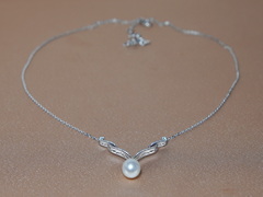 Strieborný náhrdelník s pravou perlou a zirkónmi PN2040SH.1.JPG PS2040SH