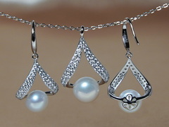 Set šperků ze stříbra se zirkony a bílými perlami PS444B Strieborný set šperkov s pravými perlami a zirkónmi PS444B.2.JPG PS444B