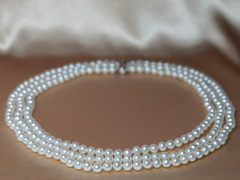 Třířadý perlový náhrdelník TN6065AA+wT Trojradový perlový náhrdelník TN6065AA+wT.1.JPG TN6065AA+wT