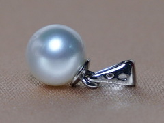 Zlatý přívěsek s perlou RPP001wM Zlatý prívesok s bielou sladkovodnou perlou RPP001wM.3.JPG RPP001wM