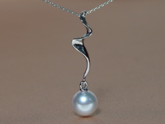 Zlatý přívěsek 14K s japonskou akoya perlou AP002C Zlatý prívesok s japonskou akoya perlou AP002C.2.JPG AP002C