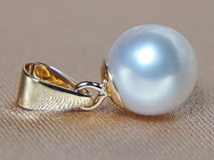Přívěsek s perlou FP200yP-W Zlatý prívesok s morskou akoya perlou AP200yP-1.JPG FP200yP-W