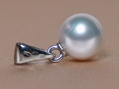 Zlatý přívěsek 14K s japonskou akoya perlou AAA AP020C Zlatý prívesok s perlou AP020C.2.JPG AP020C