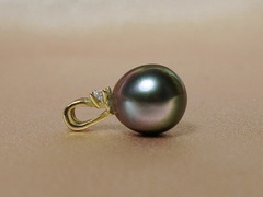 Přívěsek s perlou BC025TDyP Zlatý prívesok s tahitskou perlou BC025TDyP.2.jpg BC025TDyP