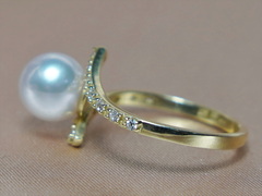 Zlatý prsten s mořskou perloursten s perlou BC029YR-A Zlatý prsteň s morskou perlou BC029YR-A-2.JPG BC029YR-A