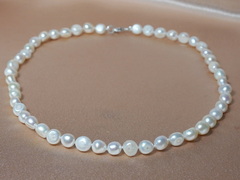 Kreatívní kurz - výroba perlového náhrdelníku. KK01 perlovy-nahrdelnik-bn7080gw.jpg KK01