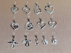 Personalizovaný perlový náhrdelník - momentálne nedostupné PS011 strieborné prívesky k perlovým náhrdelníkom personalizované šperky 5.JPG PS011