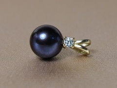 zlaty privesok-s-perlou a zirkonom-bc025yfp-b.JPG BC025YFP-B